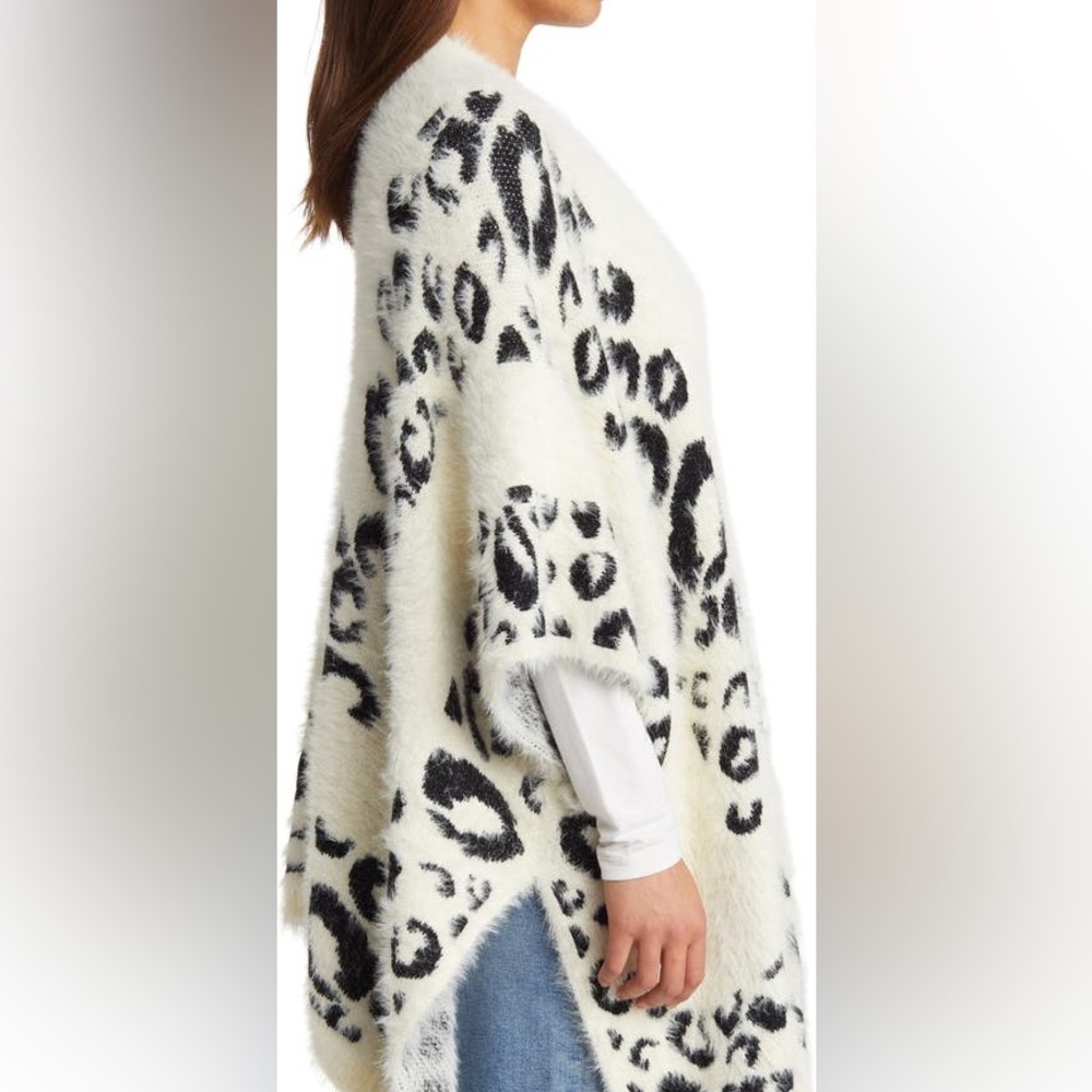 Leopard Jacquard Ruana - Picture 2 of 8